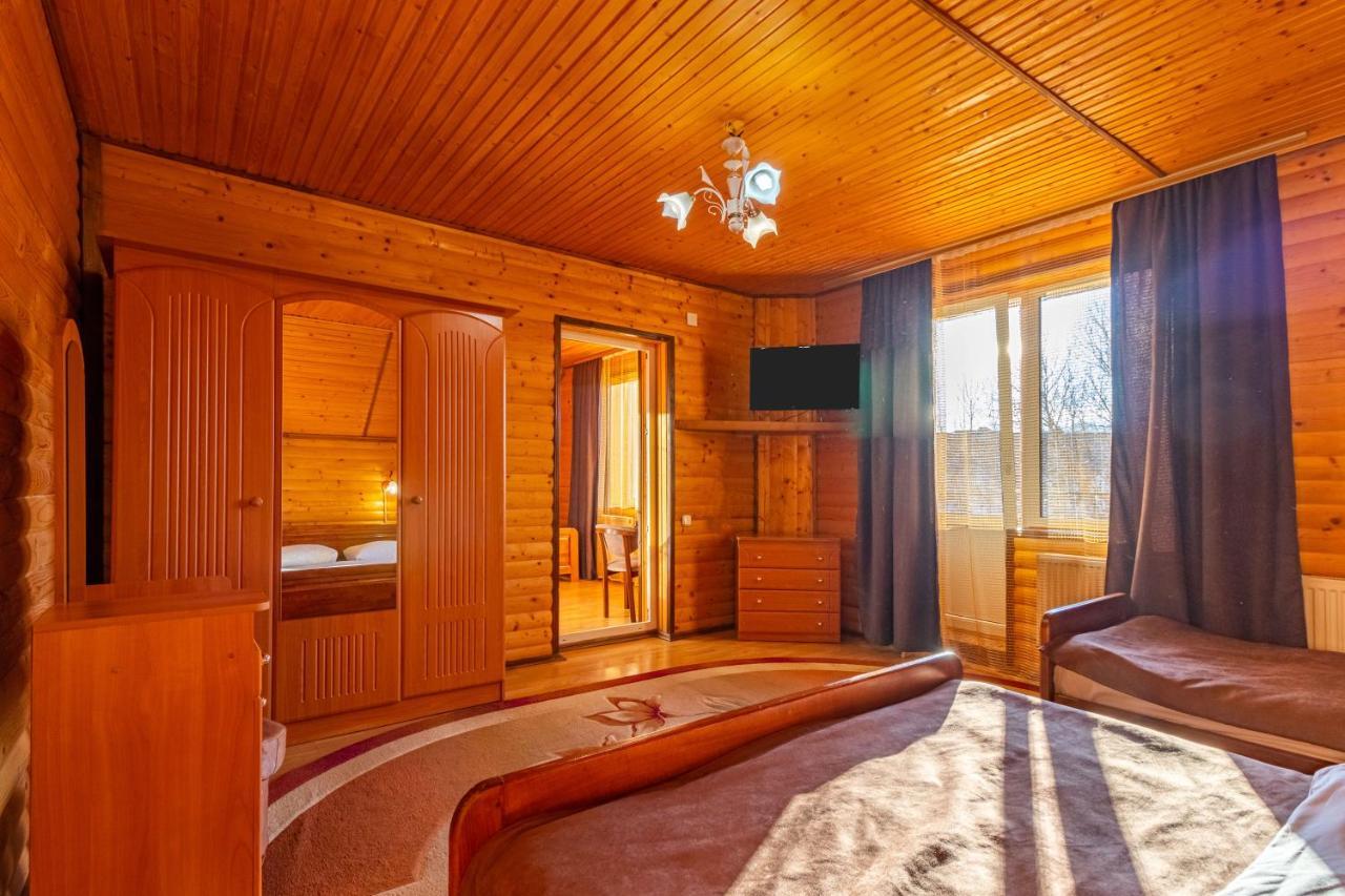 Гуцульська Світлиця Hotel Bukovel Exterior foto
