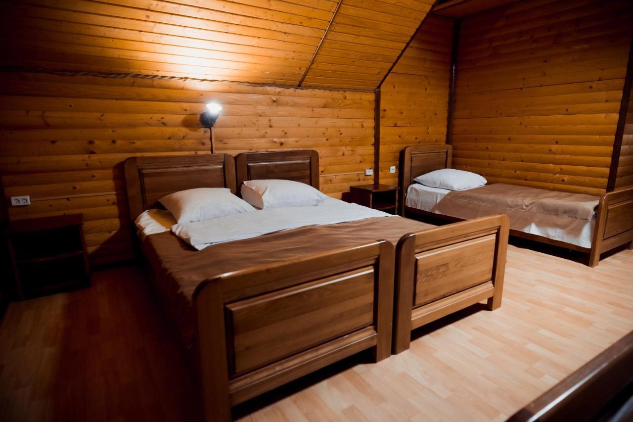 Гуцульська Світлиця Hotel Bukovel Exterior foto